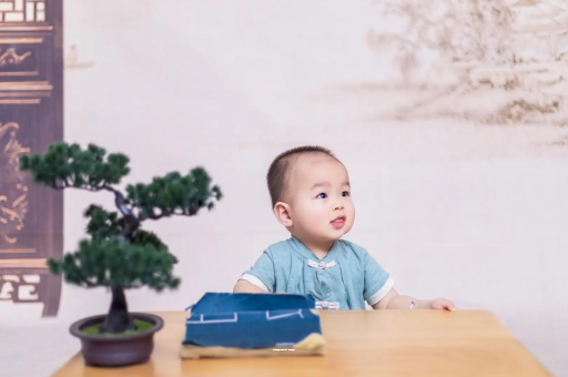 拉萨宝宝喊肚子疼怎么回事